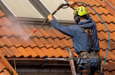 Démoussage et hydrofuge de toiture à Cormolain