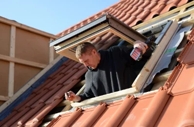 Pose de fenêtres de toit Velux à Cormolain